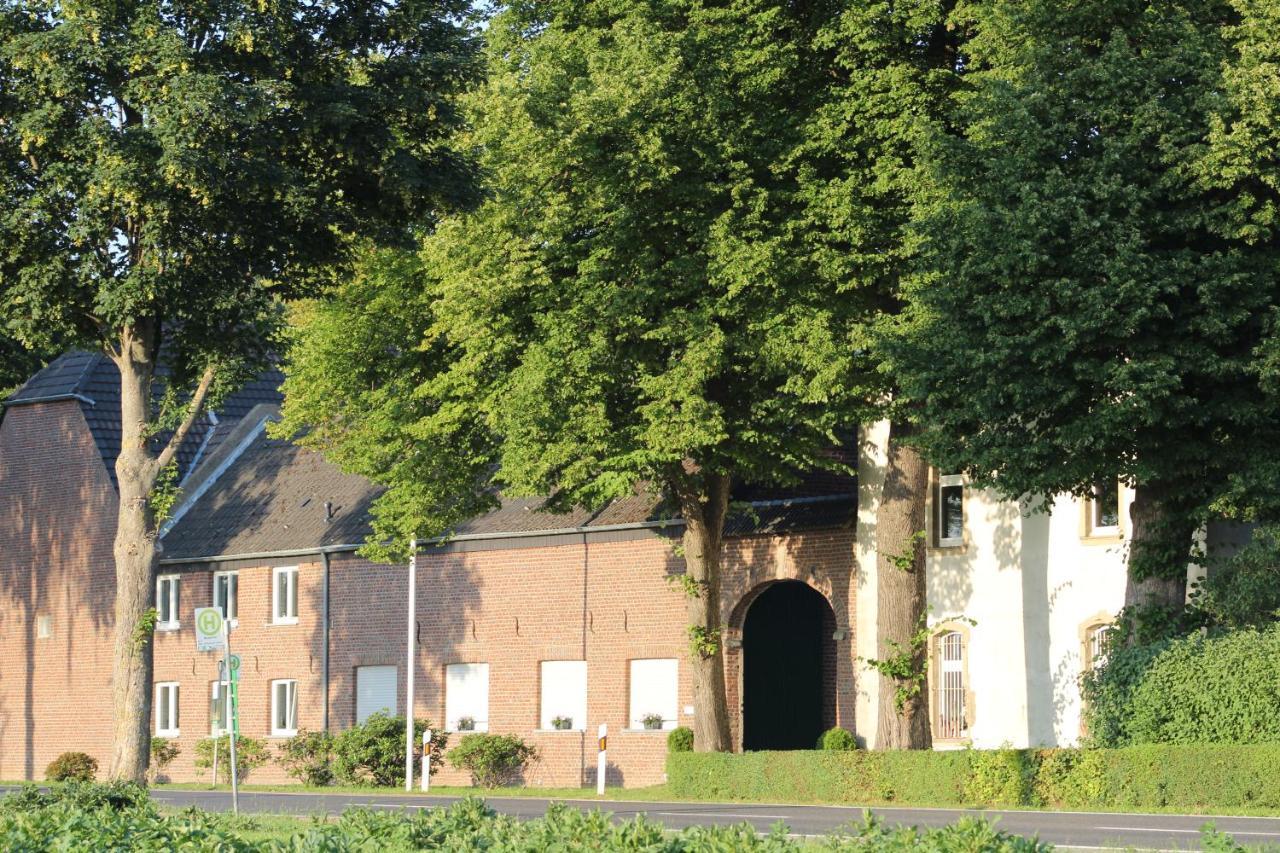 Gaestezimmer Bergerhof - Ankommen Und Wohlfuehlen Neuss Bagian luar foto