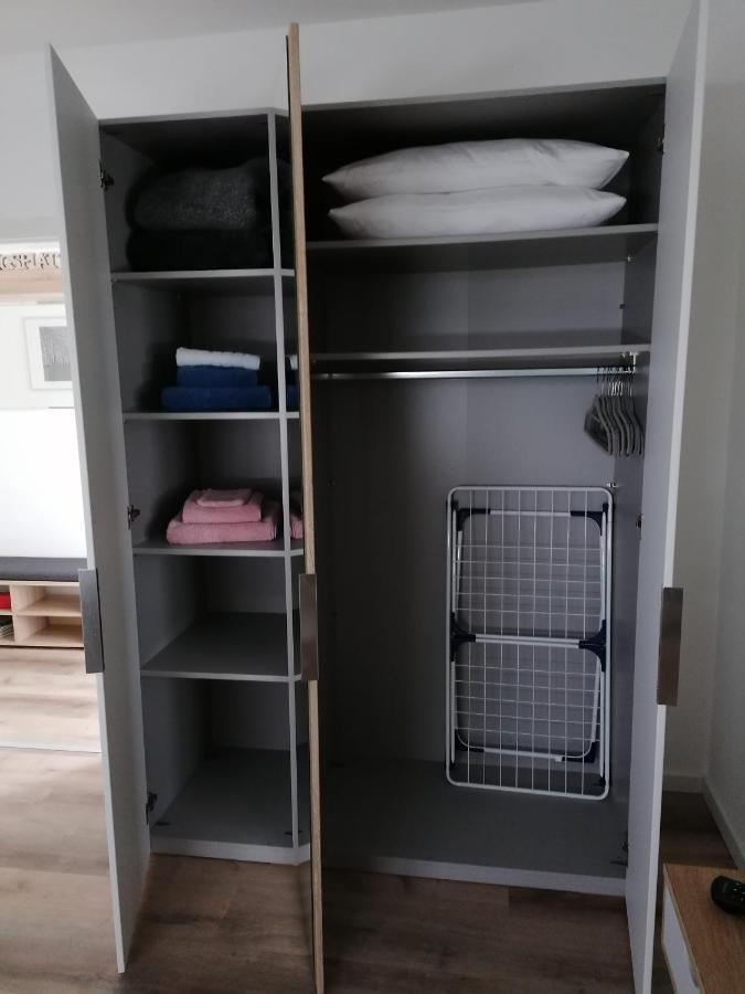 Gaestezimmer Bergerhof - Ankommen Und Wohlfuehlen Neuss Bagian luar foto