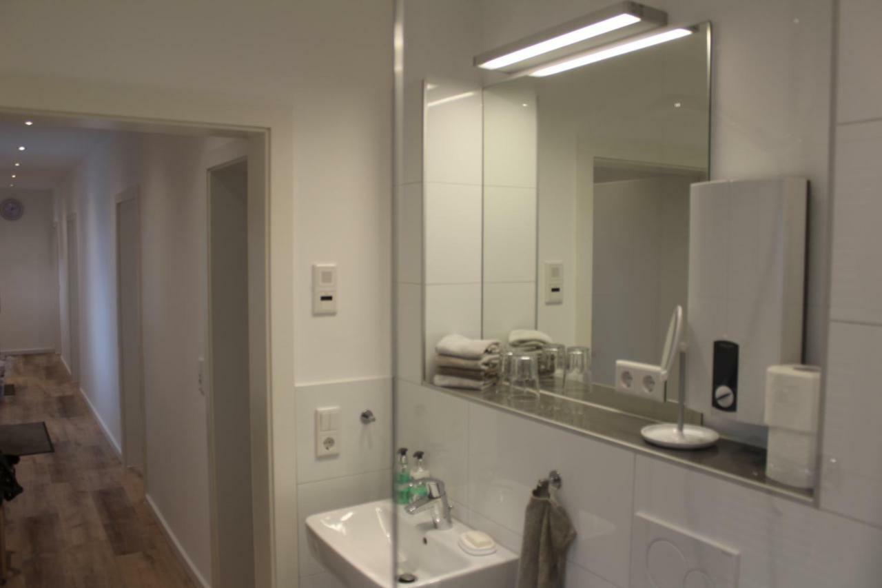 Gaestezimmer Bergerhof - Ankommen Und Wohlfuehlen Neuss Bagian luar foto